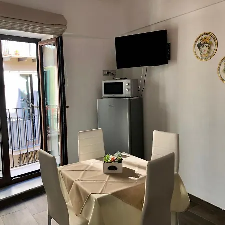 Apartment Moon House Cefalu